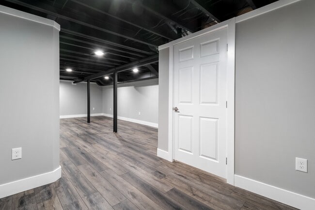 Building Photo - 8900 Moritz Ave