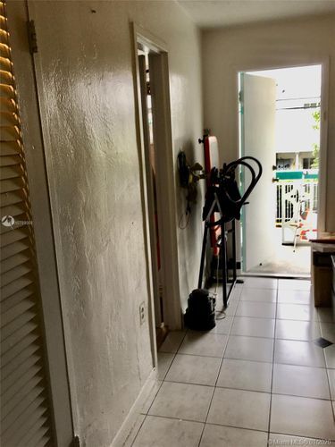 Building Photo - 900 6th St