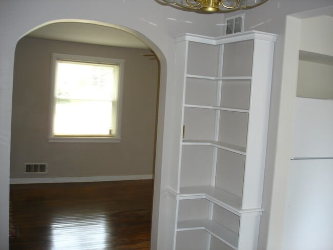 Building Photo - 5217 Forest Hill Ave