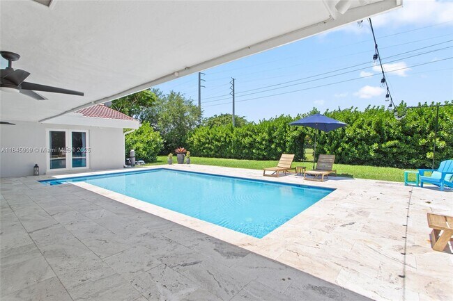 Building Photo - 14270 SW 74th Ct