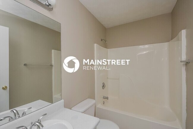 Building Photo - 4 Bedroom Pet-Friendly Home in Lithonia, GA with Main Street Renewal