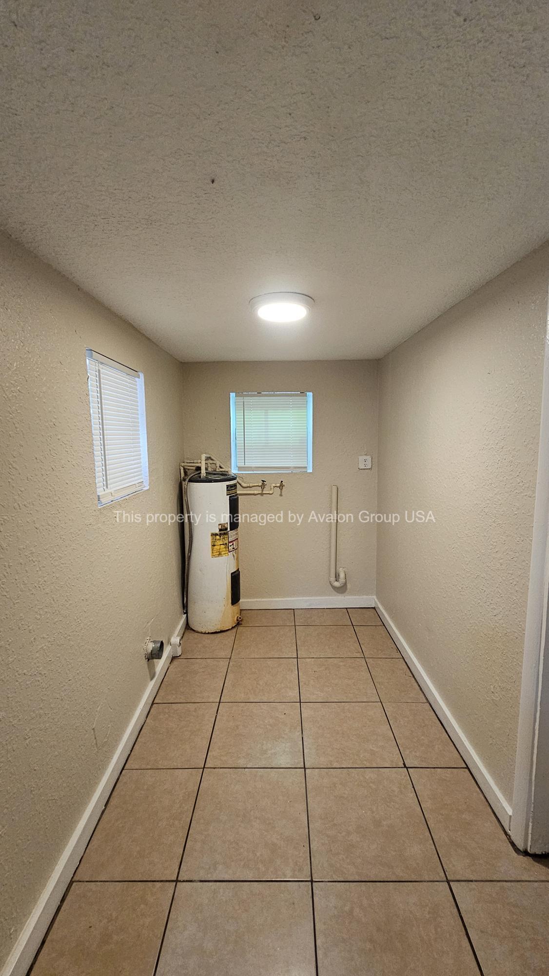 Building Photo - 9831 Ridge Blvd