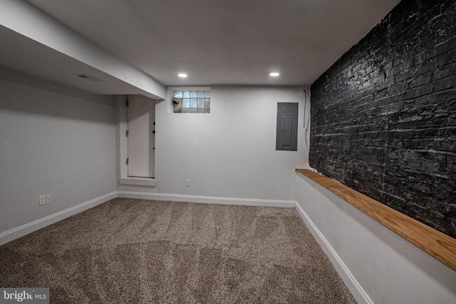 Building Photo - 3819 Hudson St
