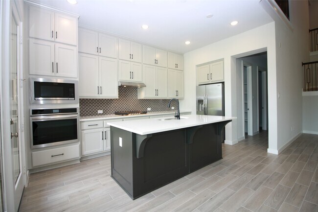 Building Photo - 6542 Scarlet Pond Ln