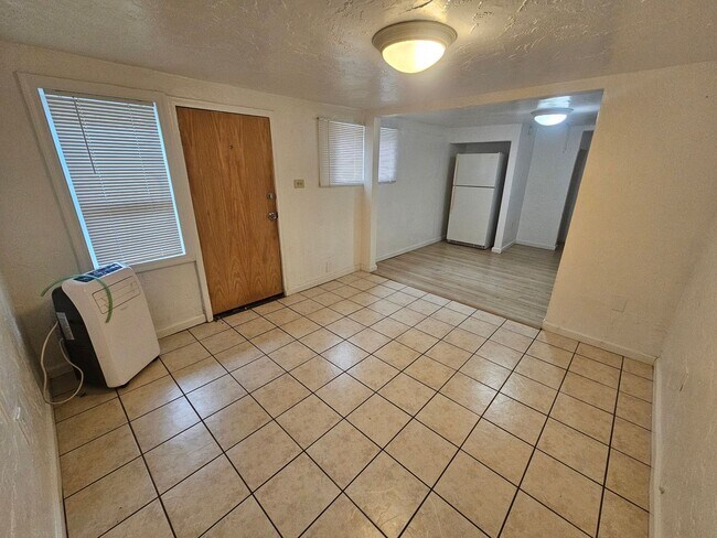 Building Photo - Apartment for Rent in Chico! 2 Bedroom 1 Bathroom + Bonus Room
