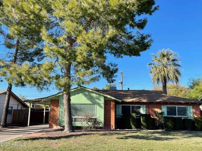 Building Photo - 8226 E Sells Dr
