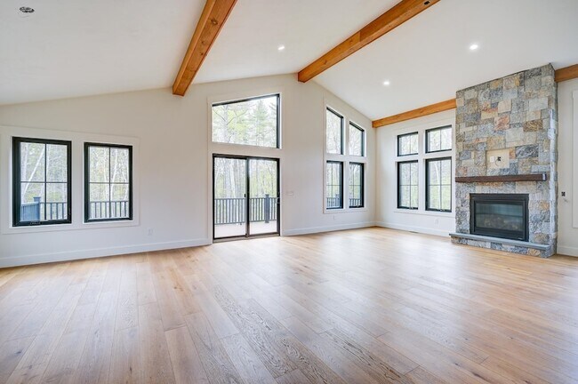 Building Photo - 19 Hidden Glade Dr