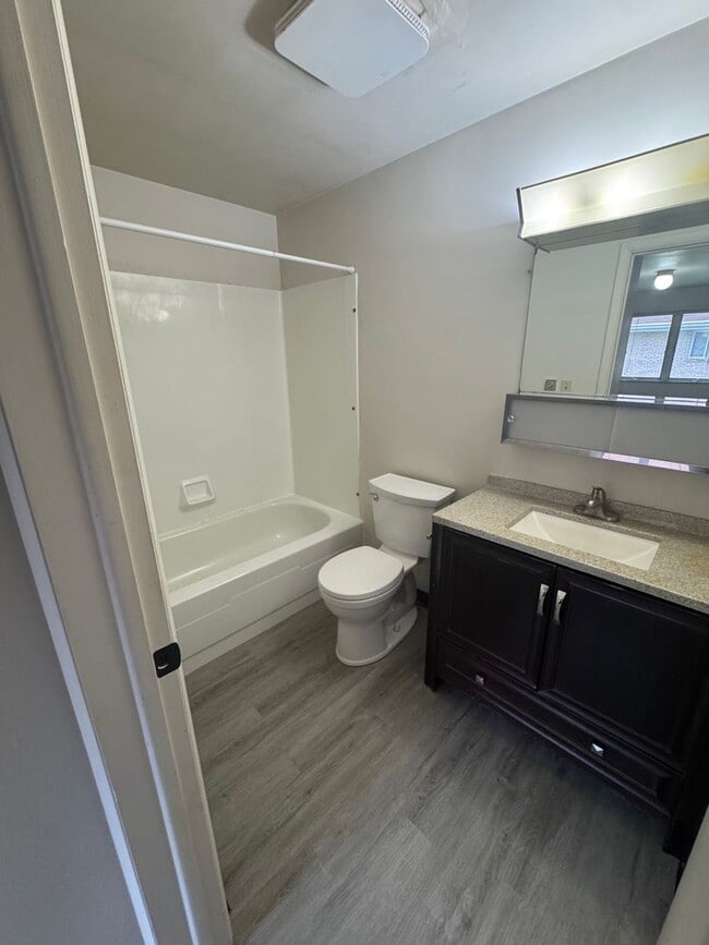 Building Photo - 1 Bedroom 1 Bath in Moon Township!