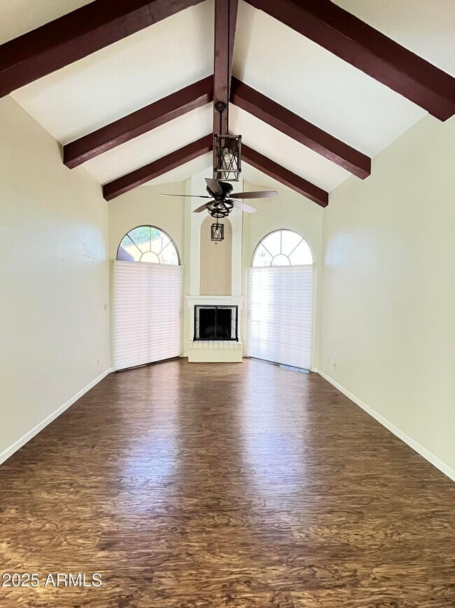 Building Photo - 7955 E Chaparral Rd