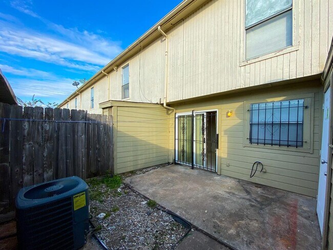 Building Photo - 11685 Alief Clodine Rd