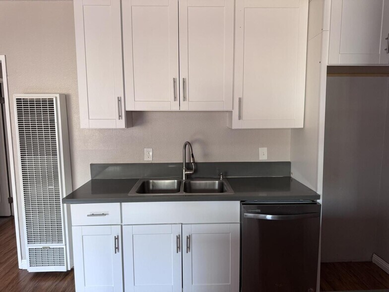Interior Photo - 6819 Laurel Canyon Blvd.
