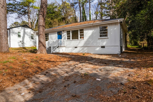 Building Photo - 45 Baker Dr SW