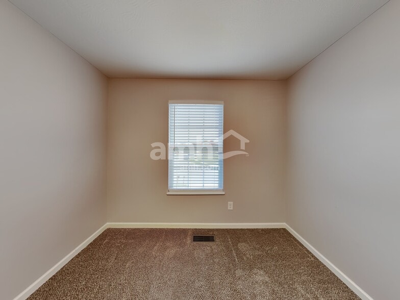 Building Photo - 5499 Lehman Meadows Dr