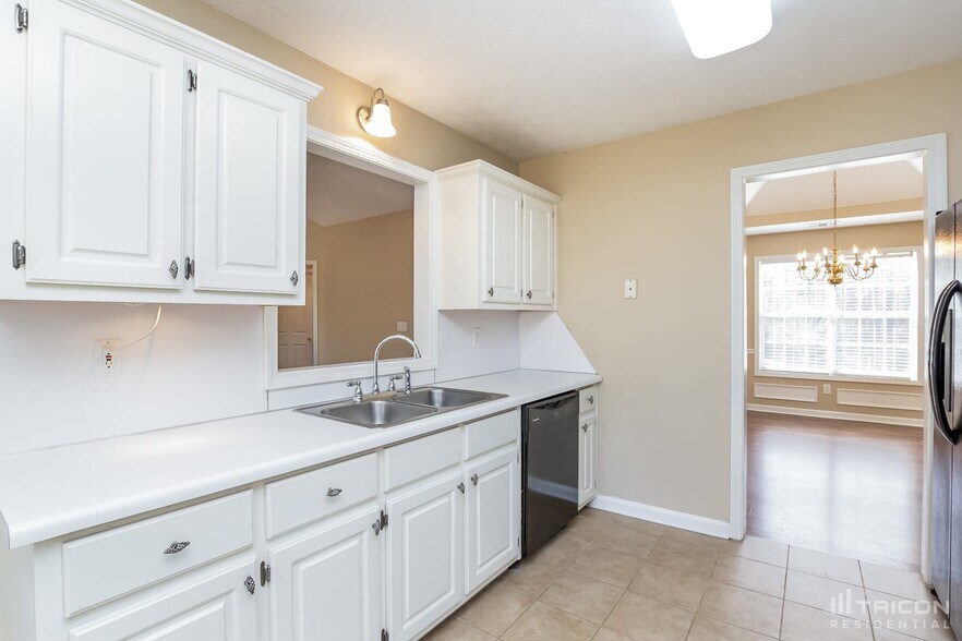 Building Photo - 3180 Willow Park Dr NE