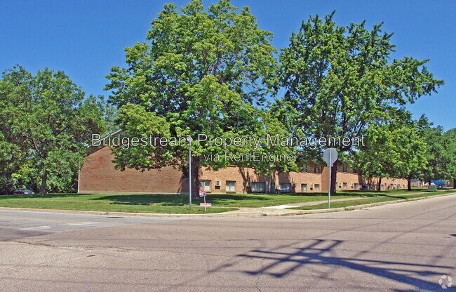 Building Photo - 75 N Gebhart Church Rd