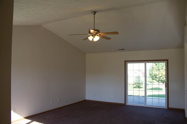 Building Photo - 3955 Druze Ave