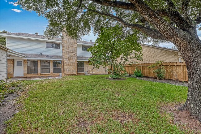 Building Photo - 2831 Pecan Ridge Dr