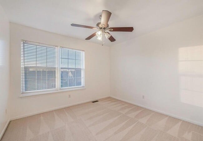 Building Photo - 526 Cherry Orchard Rd