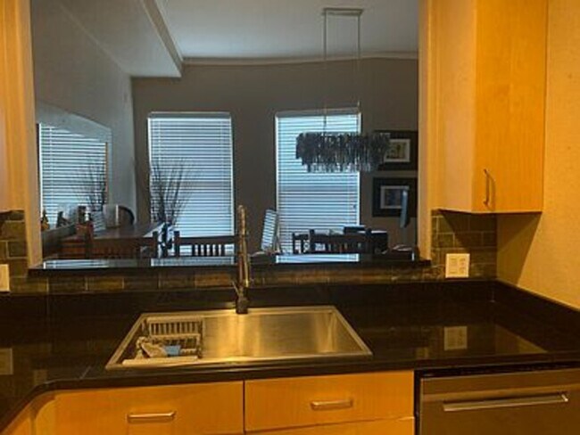 Building Photo - 2100 N Humboldt St