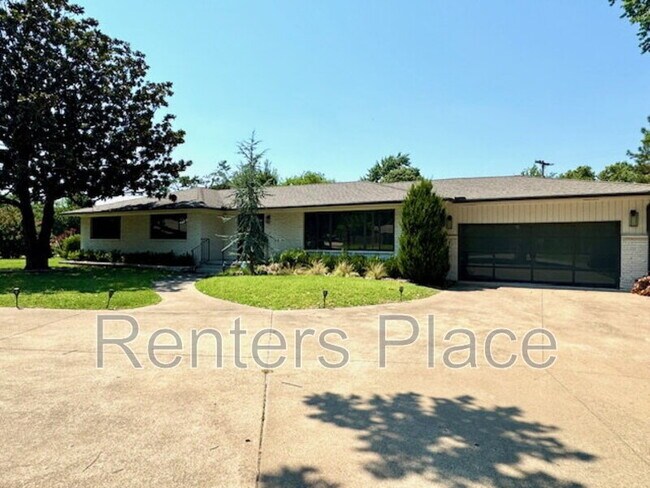 Building Photo - 4051 E 46th Pl