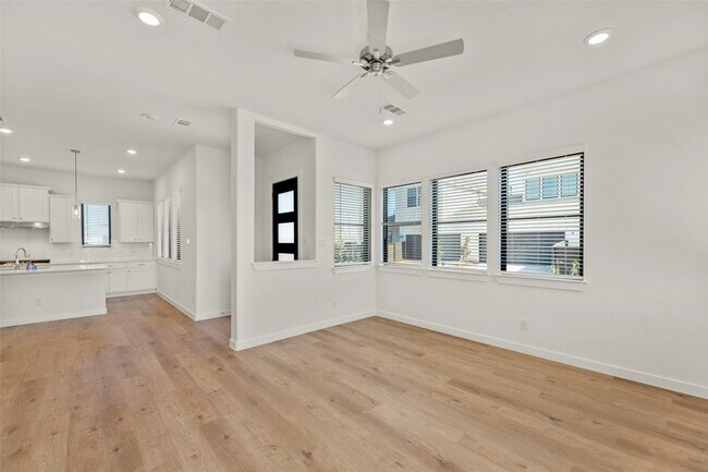 Building Photo - 3335 Verdant Ln