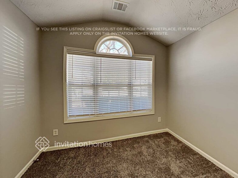 Building Photo - 1695 Neighborhood Walk