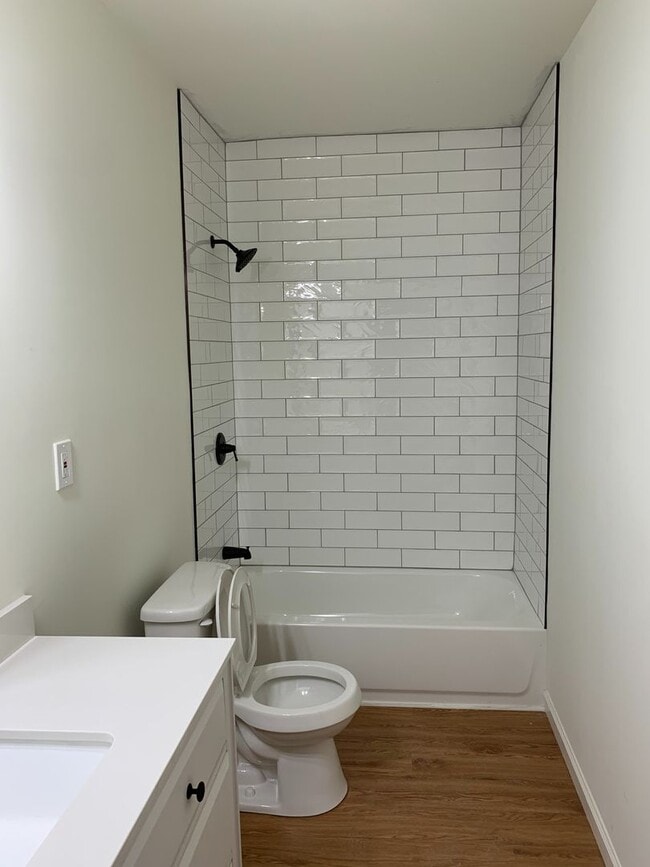 Building Photo - Central School District!