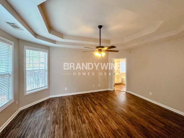 Building Photo - 527 Greyhawk Way