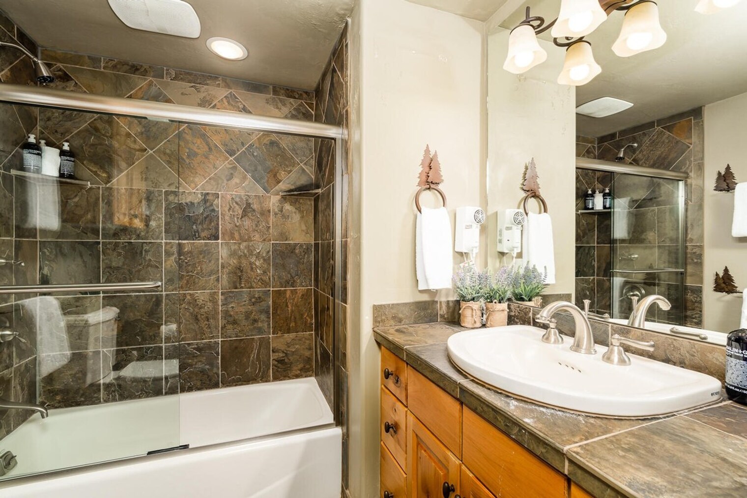 Building Photo - 3 Bandit Way