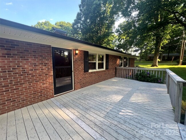 Building Photo - 294 Spicewood Cir