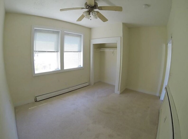 Building Photo - 536 W 5th St