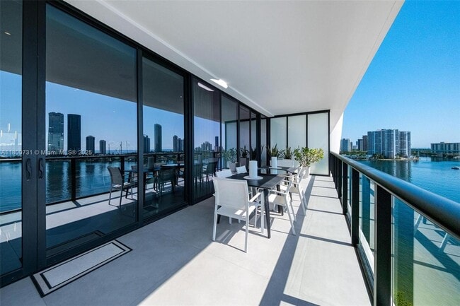 Building Photo - 5500 Island Estates Dr