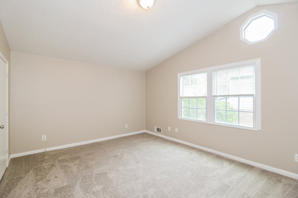 Building Photo - 2112 Golfview Dr SE