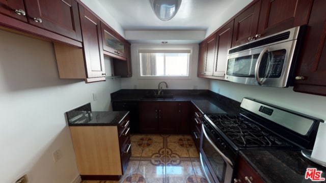 Building Photo - 1247 N Flores St