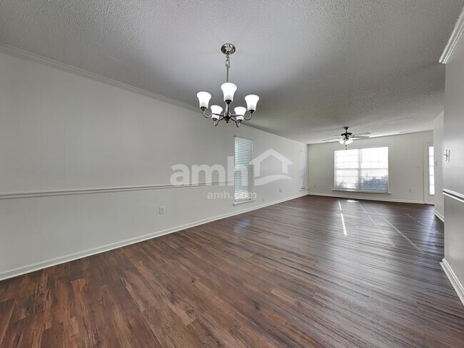 Building Photo - 145 Parkview Rd