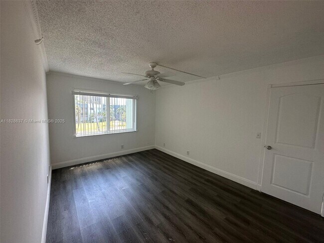 Building Photo - 1638 Embassy Dr