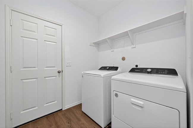 Building Photo - 15171 Willow Tree Ln