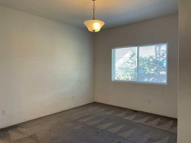 Building Photo - Beautiful 3 Bed, 2.5 Bath Home for Rent – Bright & Spacious in a Great Neighborhood