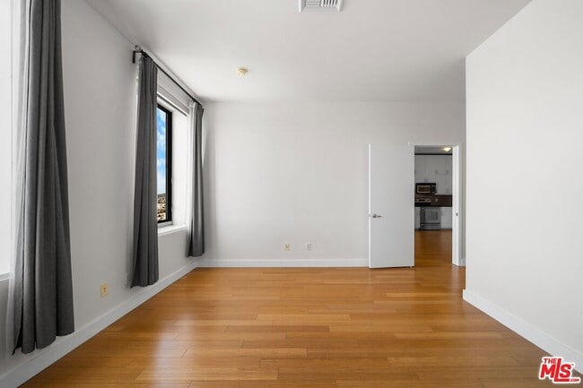 Building Photo - 3810 Wilshire Blvd
