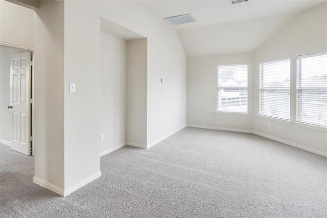 Building Photo - 10015 Pinecrest Dr