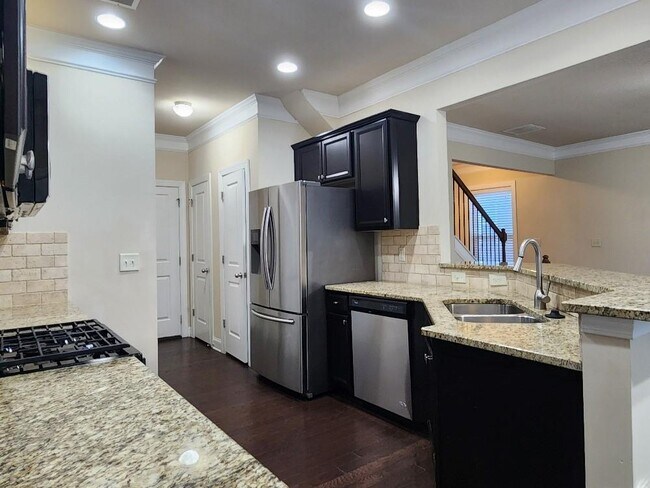 Building Photo - 229 Privet Cir