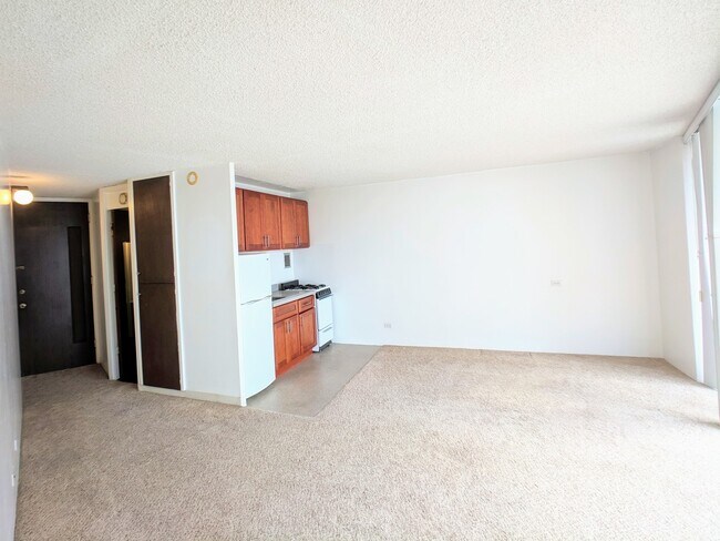 Building Photo - 750 Amana St