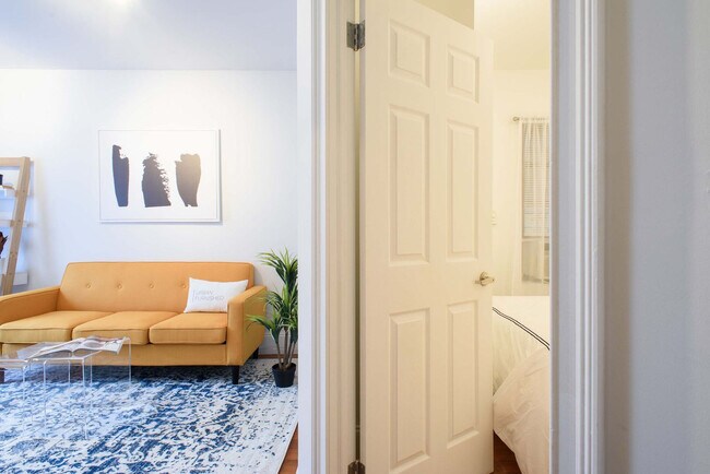 Building Photo - 69 Clinton St