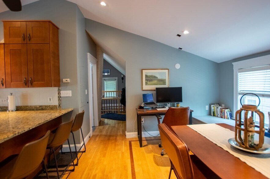 Building Photo - 247 Savin Hill Ave