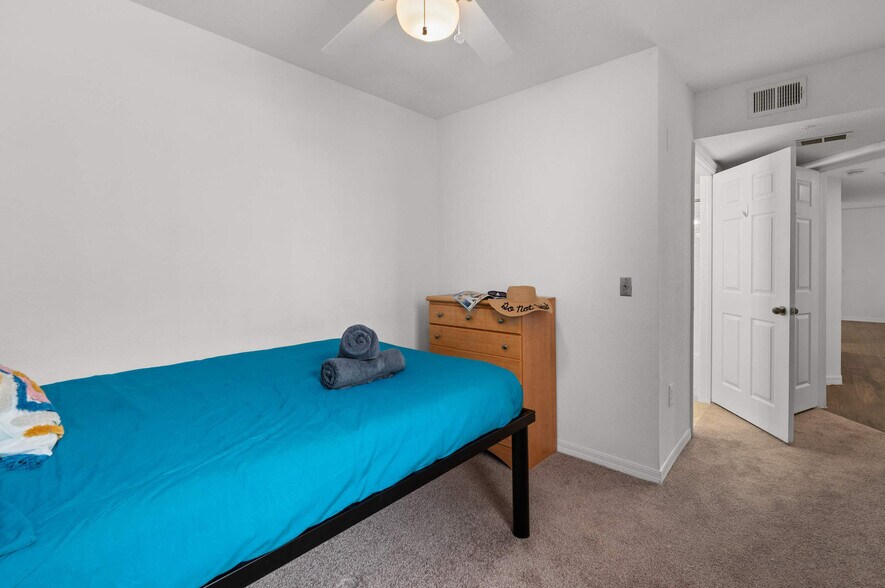 Building Photo - 5650 Graduate Cir