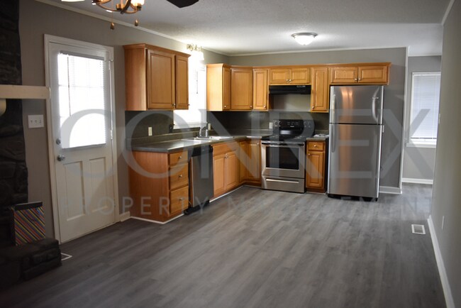 Building Photo - Pleasant Grove Home Available Now!