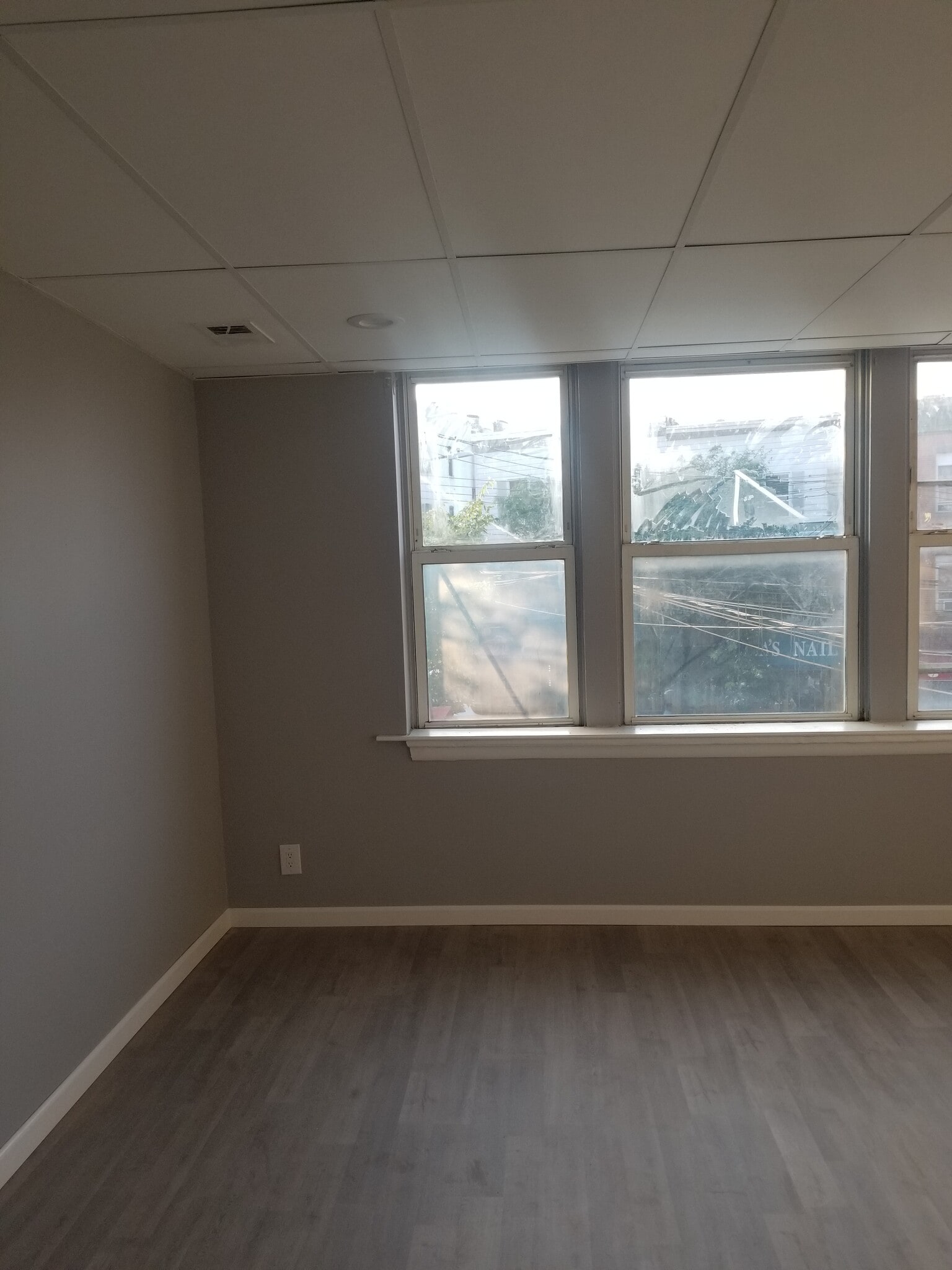 Building Photo - 76 Victory Blvd