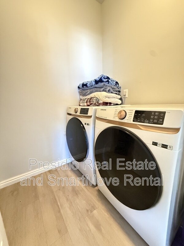 Building Photo - 4737 Oregon Trail Way W