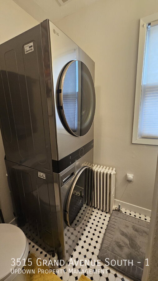 Building Photo - 3515 Grand Ave S