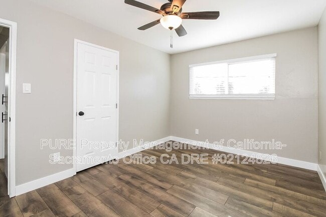 Building Photo - 130 Elm St